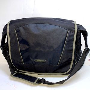TARGUS LAPTOP BAG